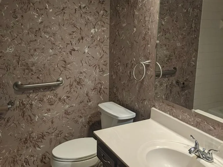 2148 Queens Dr — Photo 12