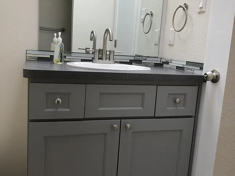 2 Bedroom Town Apartment with Washer / Dryer in Unit & Private Yard — Photo 32