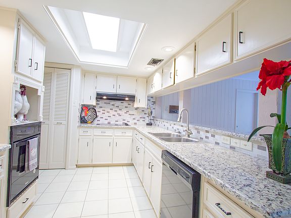 4th image of 3026 Clearfield Dr