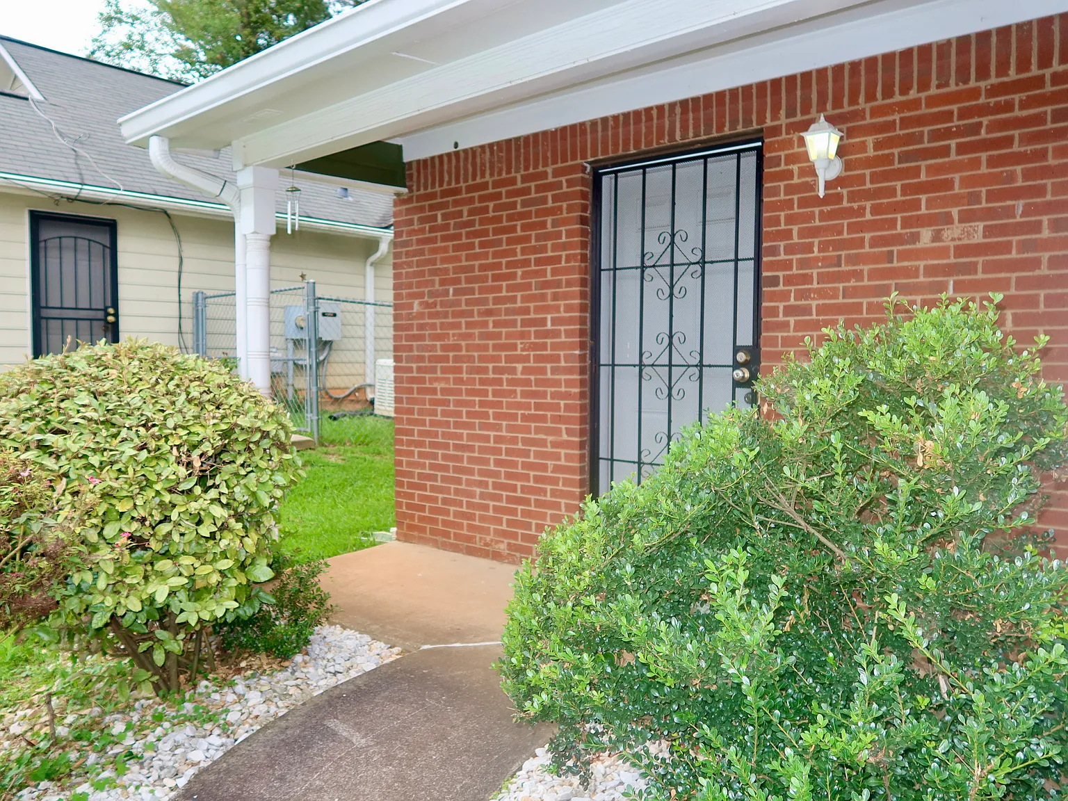 3 bed, 4356 sqft, $2,300 — Photo 3