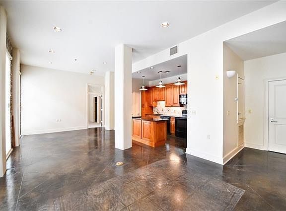 4th image of 333 Girod St APT 202