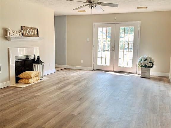 2nd image of 819 Foxborrough Ln