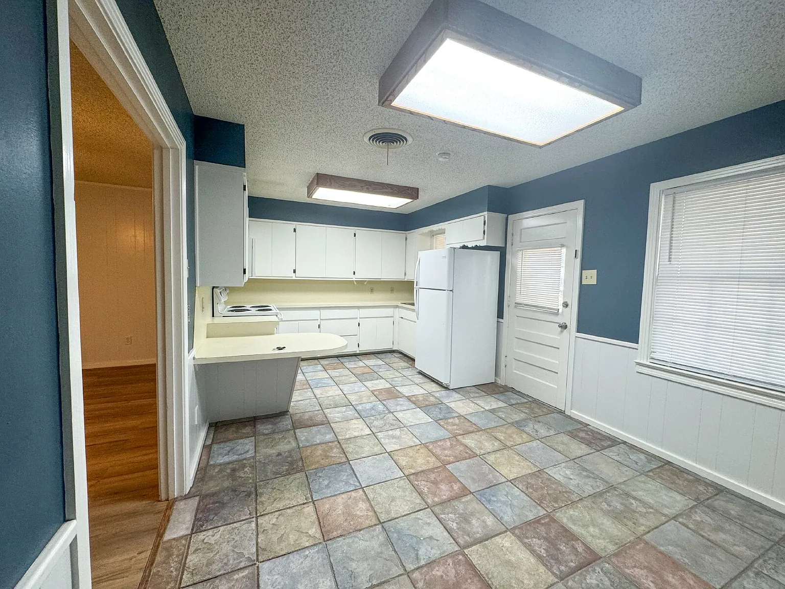 2 bed, 1.0 bath, 902 sqft, $1,150 — Photo 4