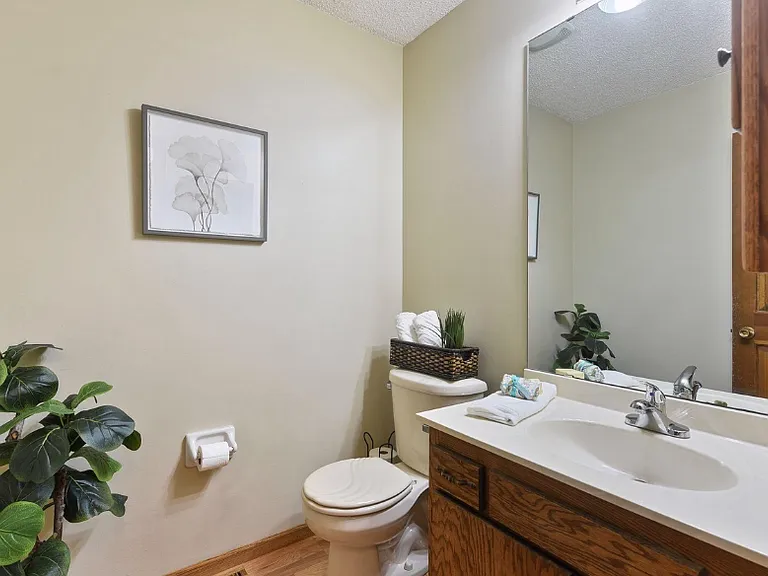 1620 Cope Ave E — Photo 12