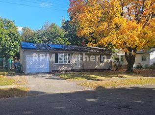 47 Village Cir, Hamden, CT 06514
