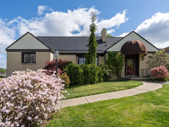 142 Green Dr, Pittsburgh, PA 15236