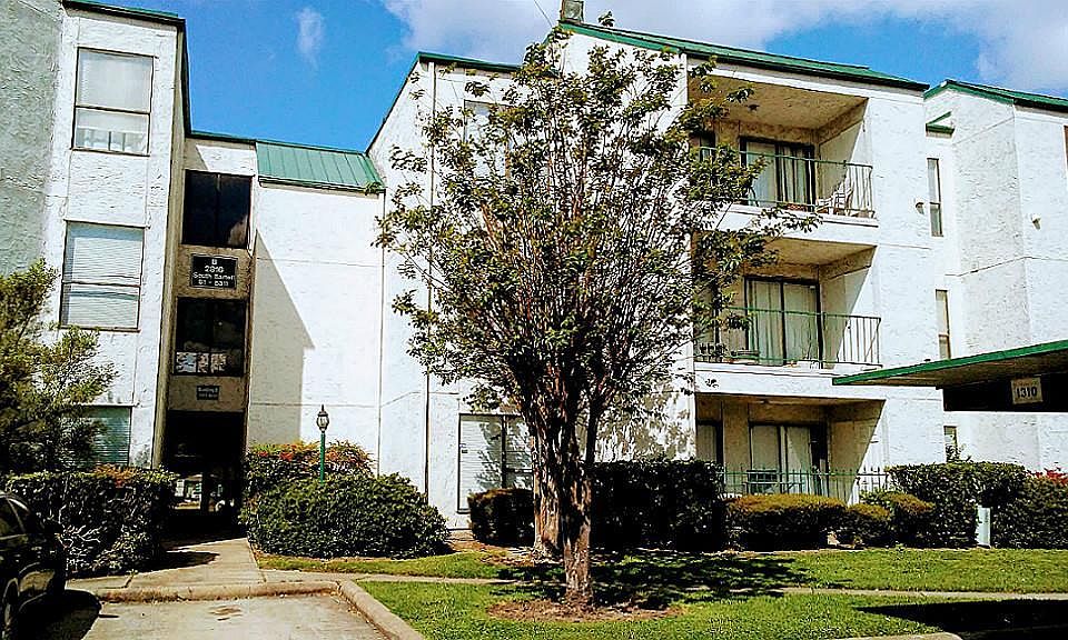 1st image of 2816 S Bartell Dr APT 39
