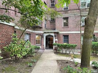 100 E Palisade Ave APT C13, Englewood, NJ 07631