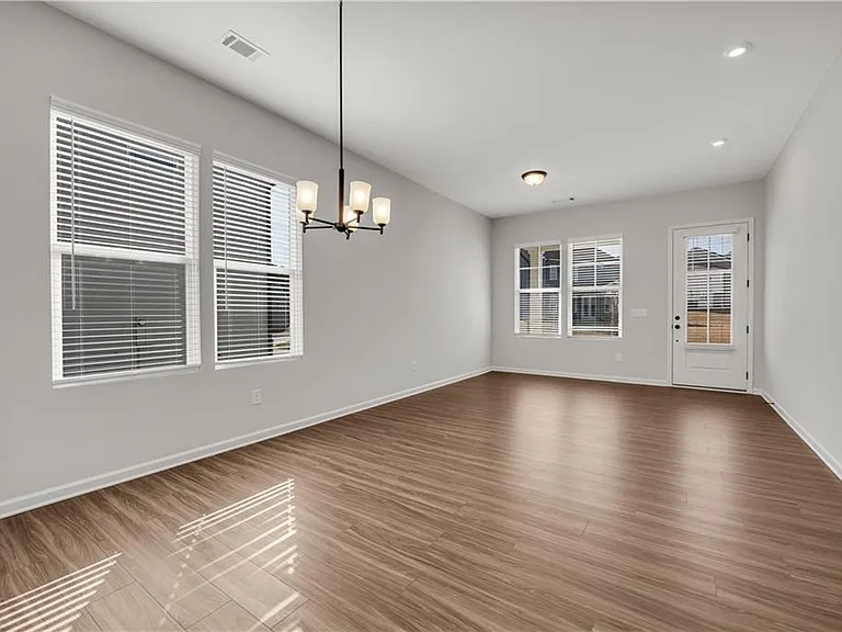 272 Brighton Bend Ln — Photo 5