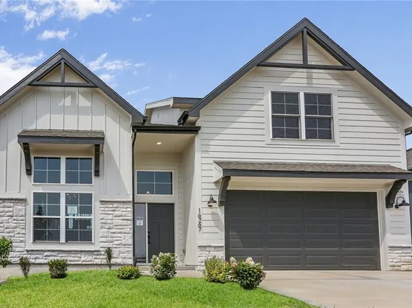 16267 Giorgia St, Parkville, MO 64152