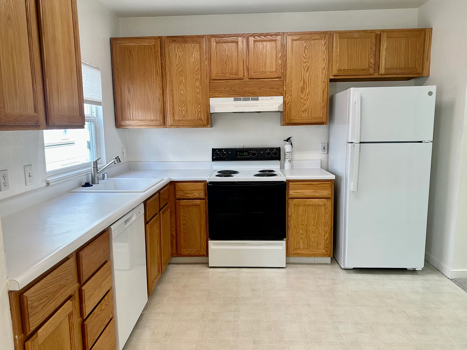 Studio, 275 sqft, $2,200 — Photo 3
