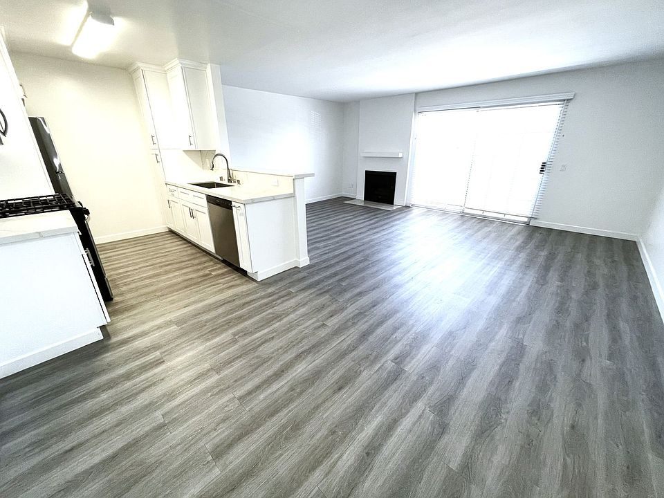 1st image of 3445 Mentone Ave APT 213