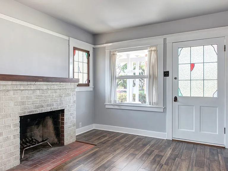 2108 Gramercy Ave — Photo 5