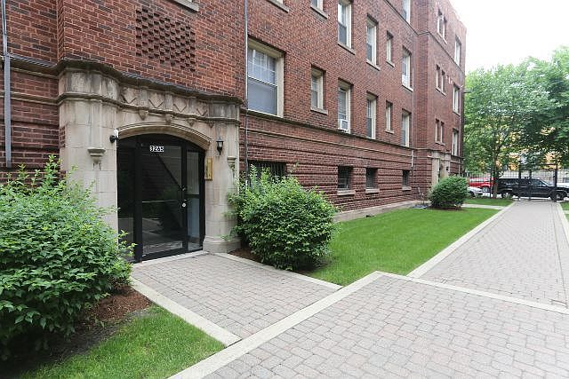 1st image of 3265 W Wrightwood Ave #T3