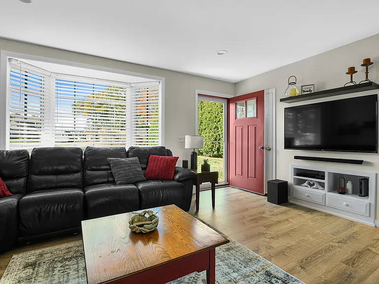228 Wood Hill Rd — Photo 15