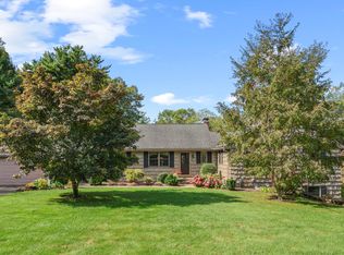 37 Carriage Dr, Avon, CT 06001