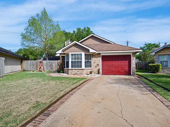1804 Spruce Dr, Rosenberg, TX 77471