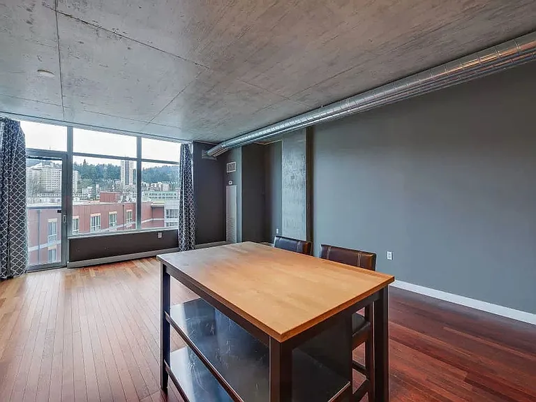 1926 W Burnside St #704 — Photo 17