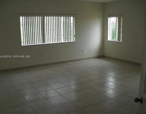 2nd image of 1423 NE 40th Rd