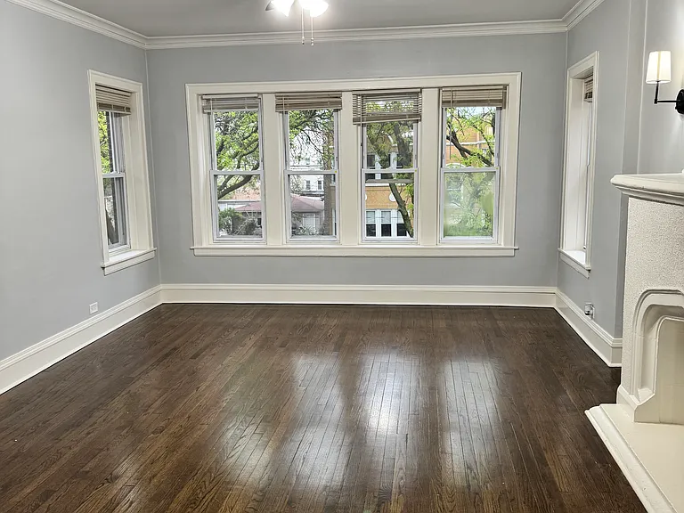 2034 N Lamon Ave — Photo 4