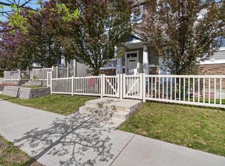 1140 Chappelle Blvd SW #11, Edmonton, AB T6W2Z3