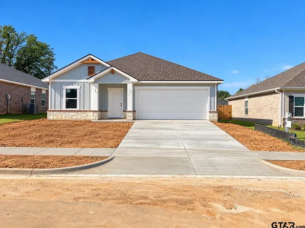 1117 Park Meadows Dr, Whitehouse, TX 75791