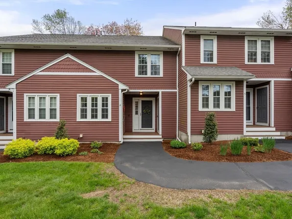 6 Laurelwood Dr, Hopedale, MA 01747