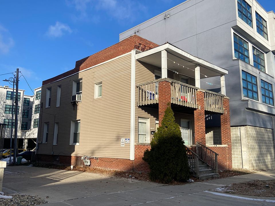2nd image of 103 S 3rd St