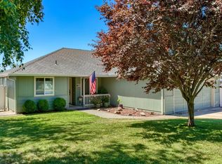 627 N Heights Dr, Eagle Point, OR 97524