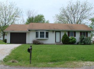 101 S High St, Smithton, IL 62285