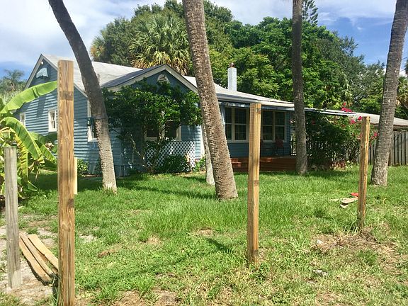 Fence being installed