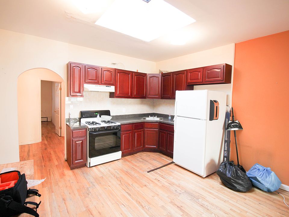 1st image of 11929 Metropolitan Ave #2A