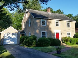 36 Sunset Rd, New London, CT 06320