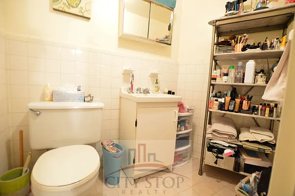 Rented by City Stop Realty | media 6