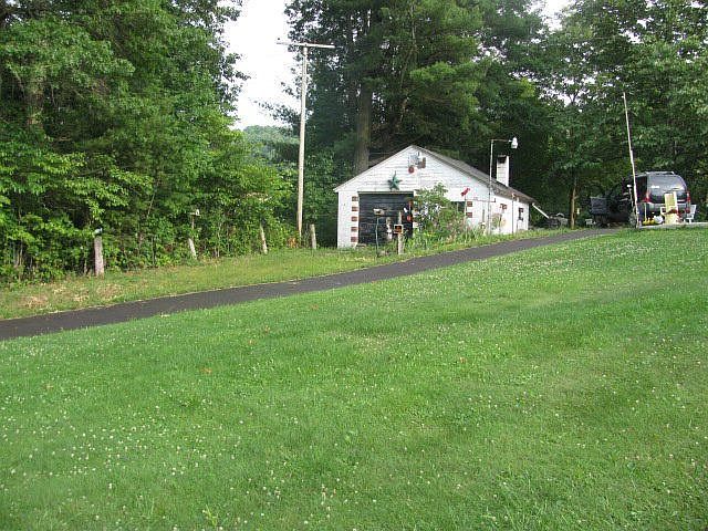 2nd image of 620-4H Lake Rd