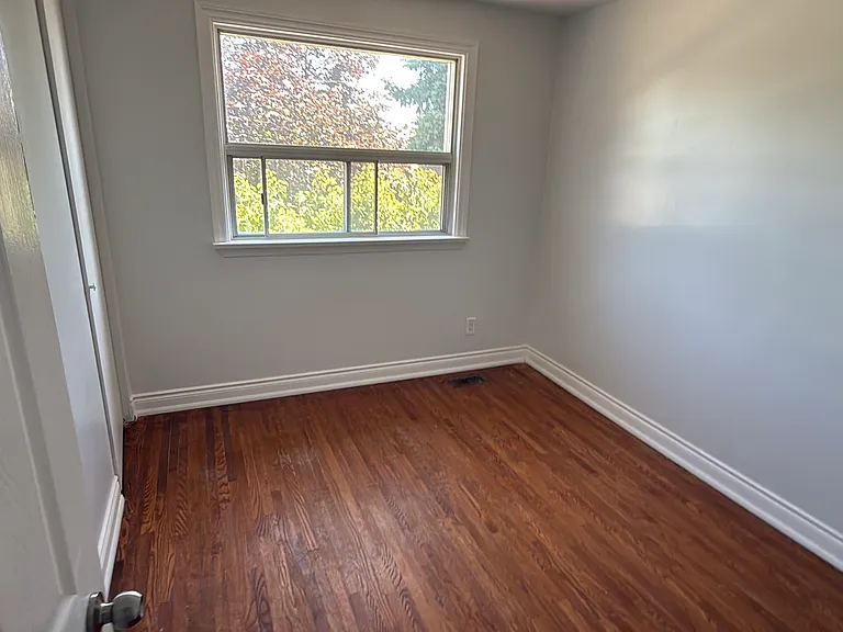 73 Bimini Cres — Photo 13