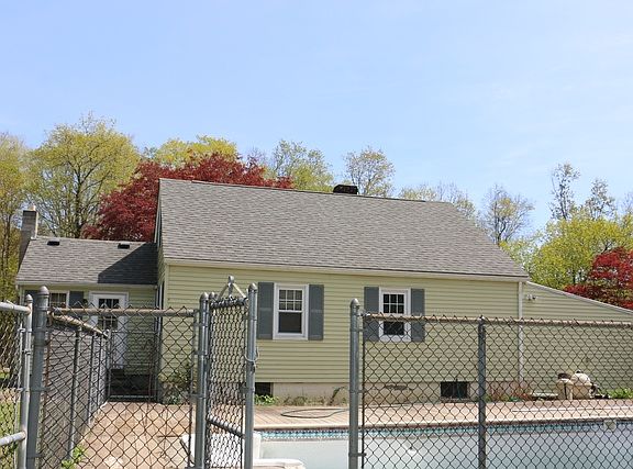 3rd image of 137 Franklin Ave