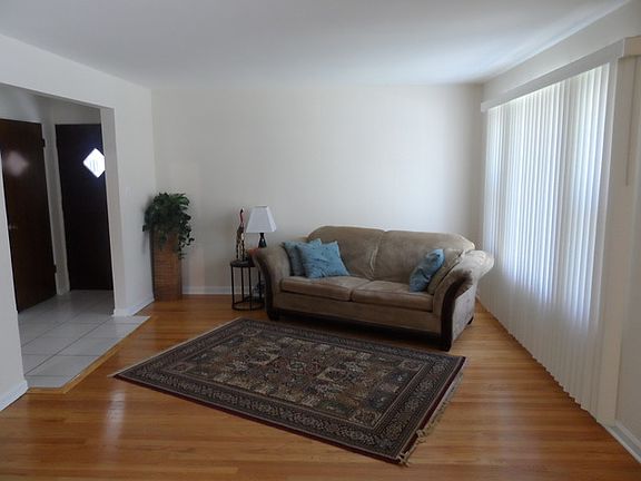 3rd image of 8545 N Monticello Ave