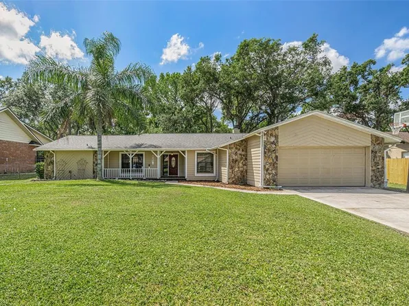 823 Scenic Heights Dr, Brandon, FL 33511