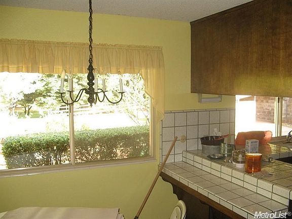5th image of 2953 Camino Heights Dr