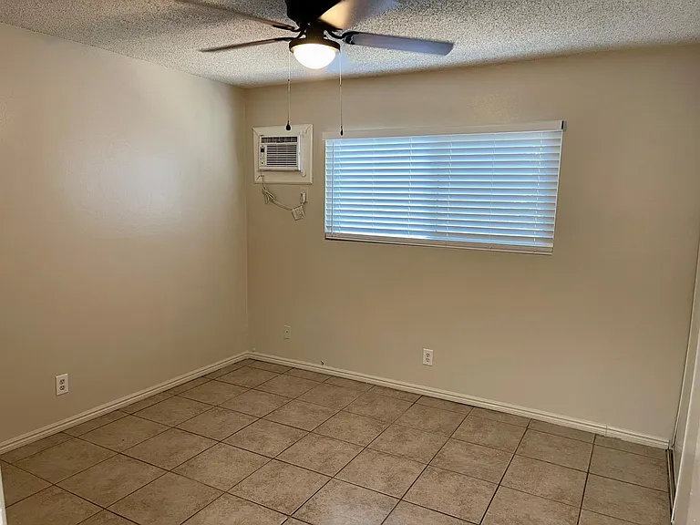 2064 E Evergreen St #2064 — Photo 15