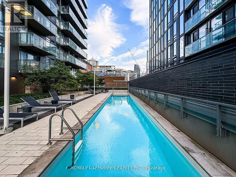 50 Wellesley St E #4007 — Photo 18