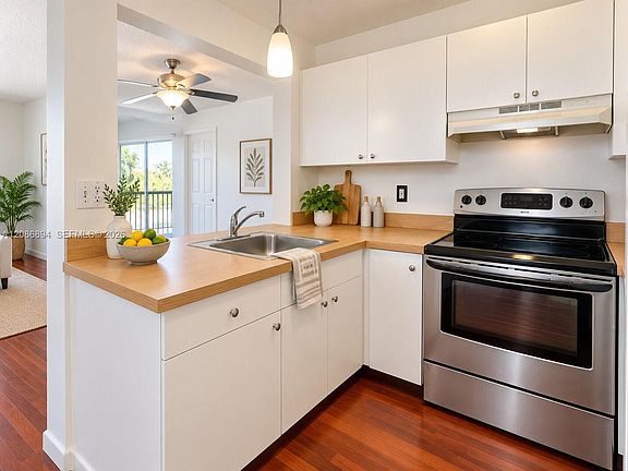 3rd image of 14917 SW 104th St #1921