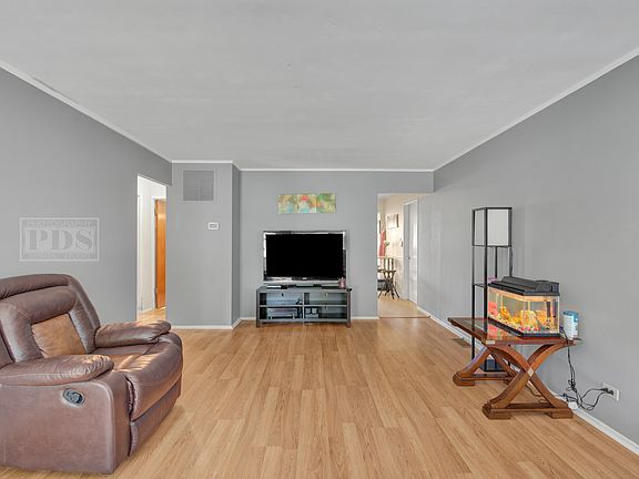 5th image of 1010 Portsmouth Ave