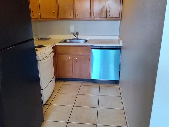 5th image of 1100 Alvarado Dr SE APT 302