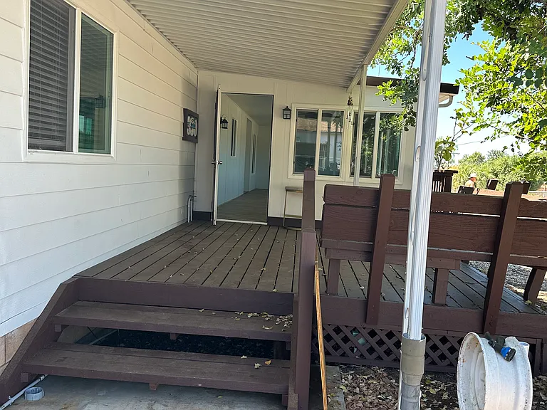 Hanson Ln — Photo 20