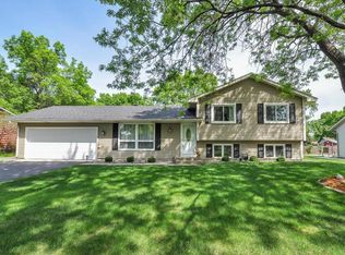 9662 106th Pl N, Maple Grove, MN 55369