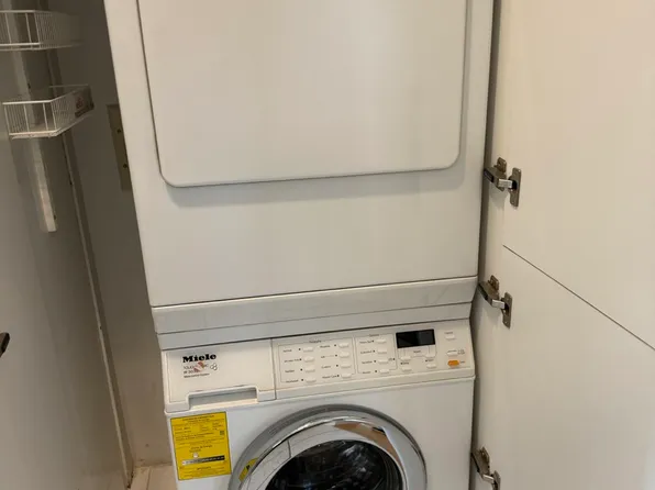 845 United Nations Plaza image 14 of 26