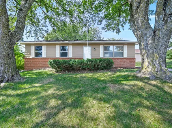 115 Feller Curv, Van Meter, IA 50261