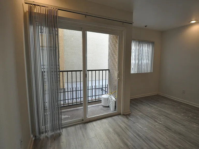 11035 Otsego St — Photo 23
